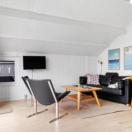 2 Bedroom Lovely In Nyaraló *