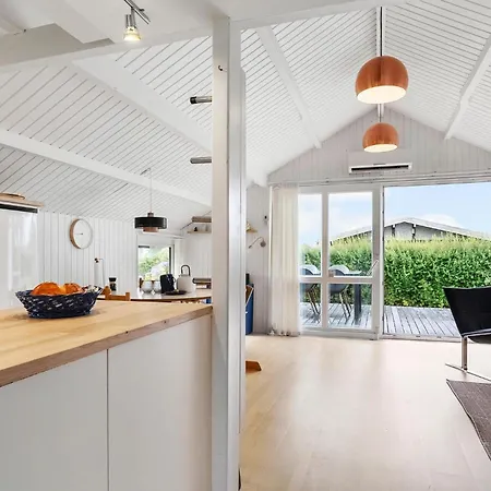 2 Bedroom Lovely In Casa de Férias Hejls