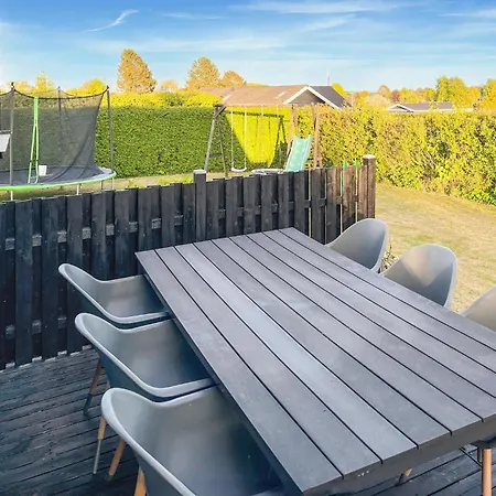 2 Bedroom Lovely In Nyaraló Hejls