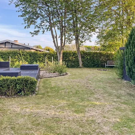 2 Bedroom Lovely In Nyaraló