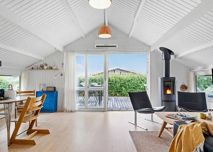 2 Bedroom Lovely In Feriehus Hejls