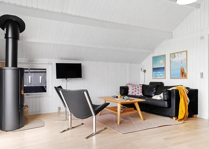 2 Bedroom Lovely In Feriehus *