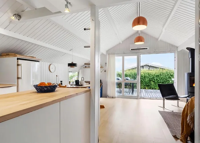 2 Bedroom Lovely In Feriehus Hejls