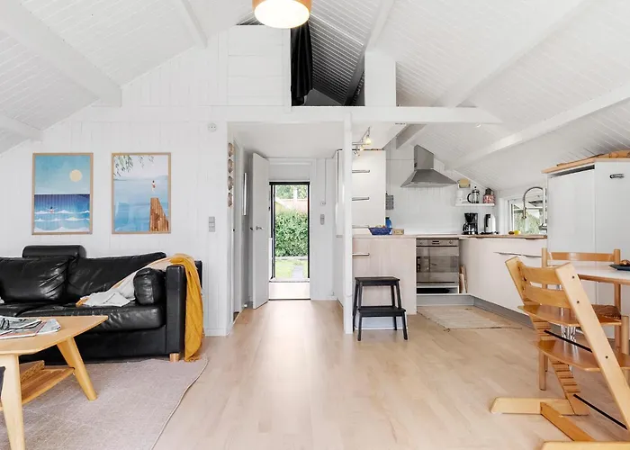 2 Bedroom Lovely In Feriehus *