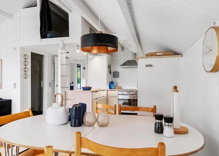 2 Bedroom Lovely In Prázdninový dům