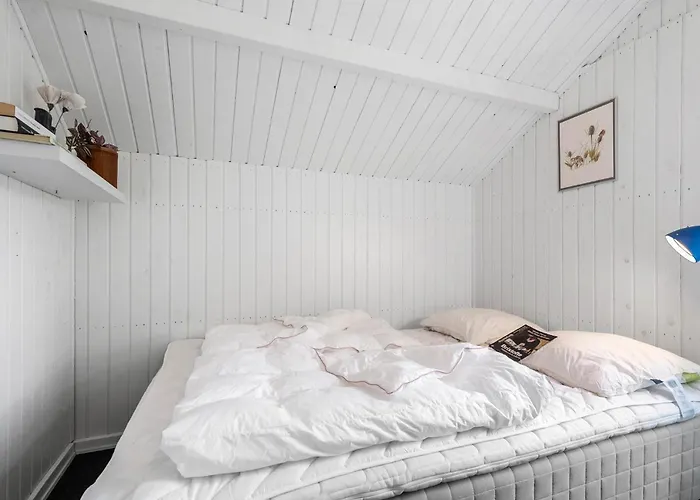 Feriehus 2 Bedroom Lovely In