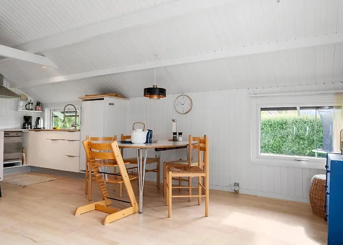 2 Bedroom Lovely In Feriehus *